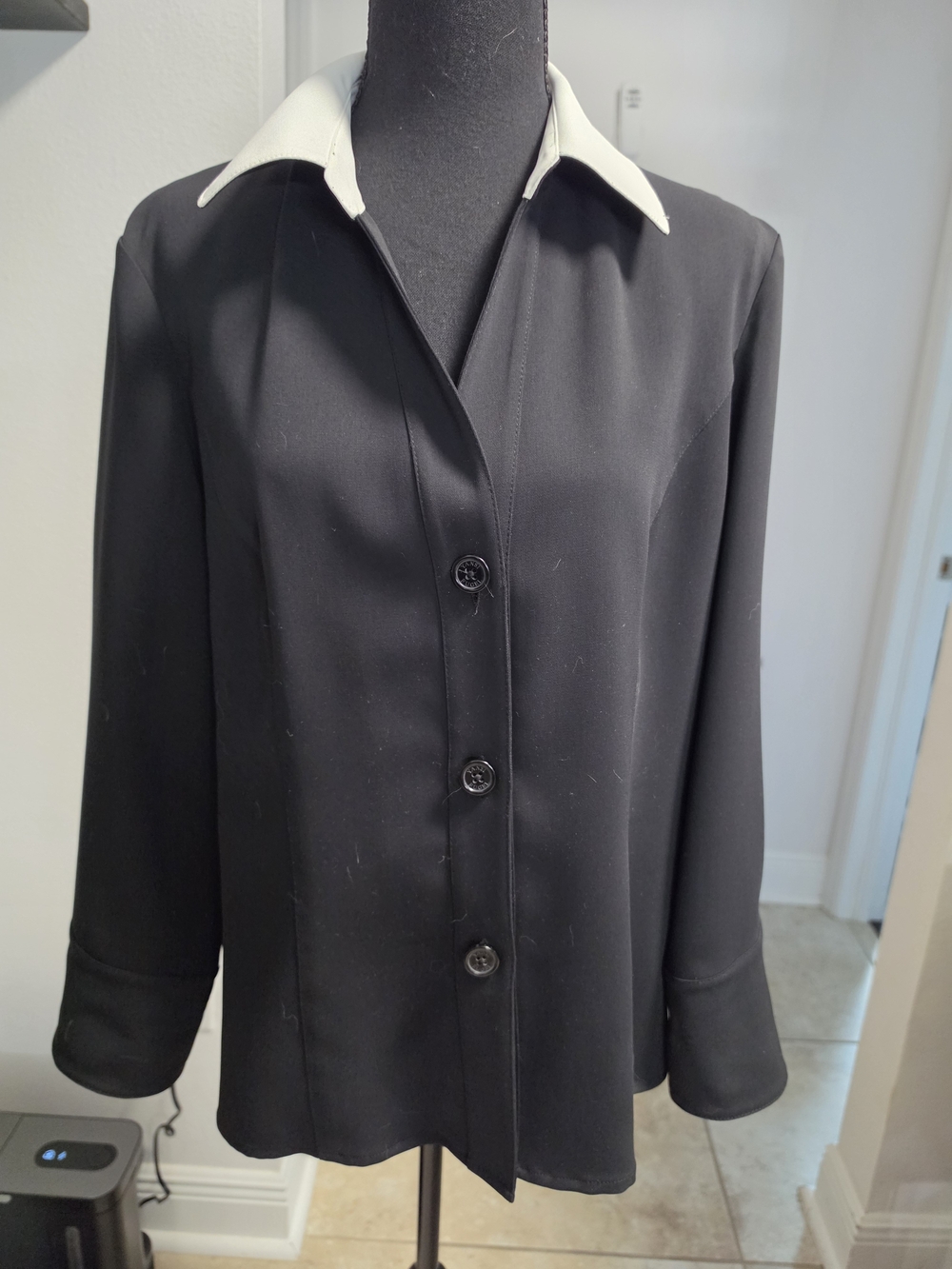 Yansi Fugel Black Button Up Blazer Blouse Contrast White Collar L